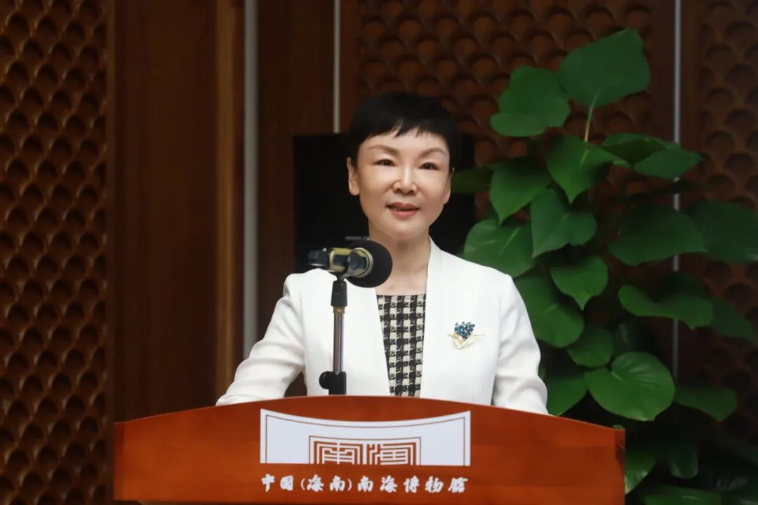 海南省旅游和文化广电体育厅副厅长宁虹雯致辞