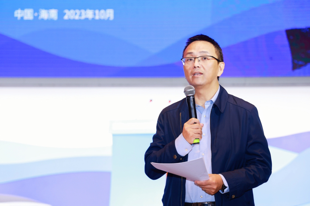 国家文物局考古研究中心主任 唐炜 主持主旨论坛