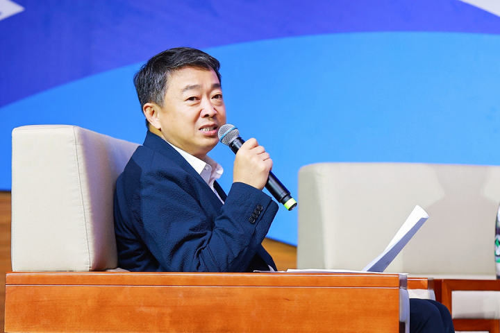 中国（海南）南海博物馆馆长 辛礼学 主持圆桌论坛
